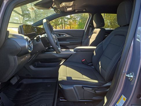 New 2026 Chevrolet Equinox EV LT image 14