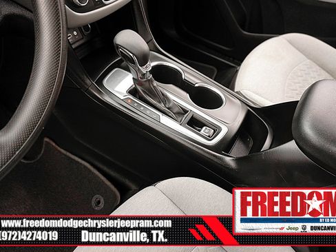 Used 2022 Chevrolet Equinox LS w/ Driver Confidence II Package image 36