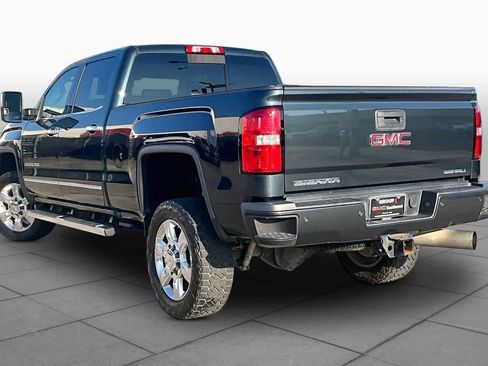 Used 2017 GMC Sierra 2500 Denali w/ Duramax Plus Package AWD/4WD image 12