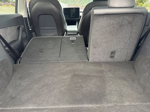 Used 2020 Tesla Model Y Long Range image 33