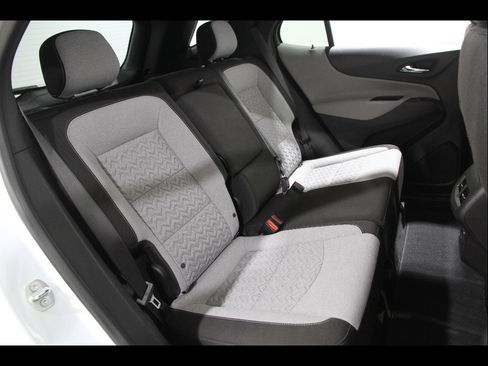 Certified 2023 Chevrolet Equinox LS w/ LS Convenience Package FWD image 16