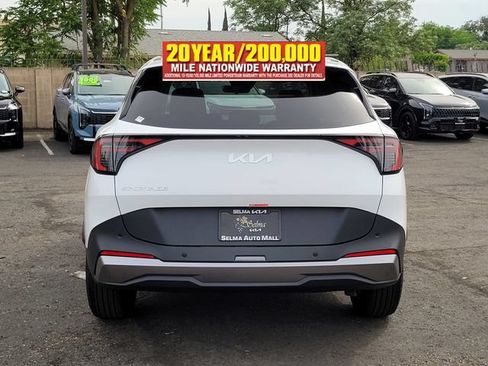 New 2026 Kia Sportage LX w/ LX Convenience Package FWD image 5