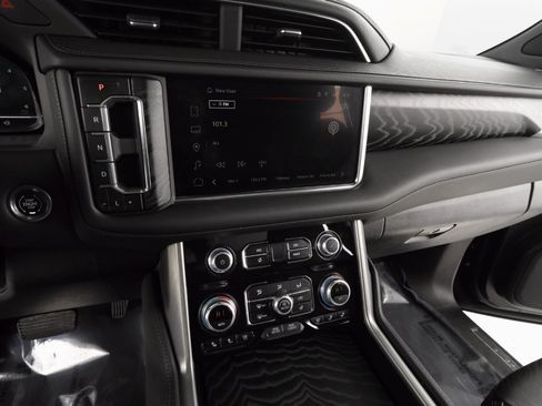 Used 2023 GMC Yukon XL Denali w/ Denali Reserve Package image 20