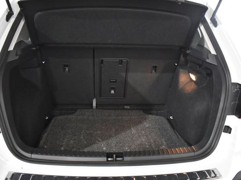 Used 2022 Volkswagen Taos SE image 34