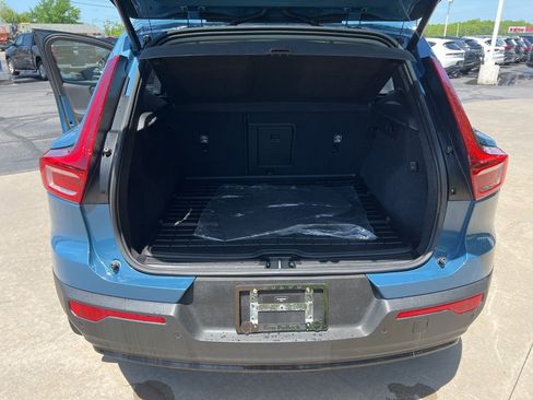 Certified 2023 Volvo XC40 B5 Plus w/ Protection Package Premier image 32