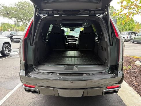 Used 2022 Cadillac Escalade Sport Platinum w/ LPO, ONYX Package AWD/4WD image 5
