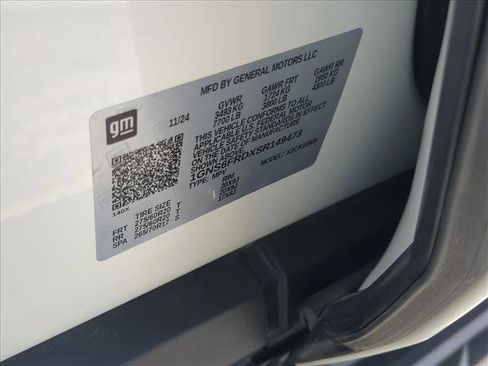 New 2025 Chevrolet Suburban Premier AWD/4WD image 17