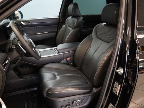 Used 2024 Hyundai Palisade Calligraphy image 3