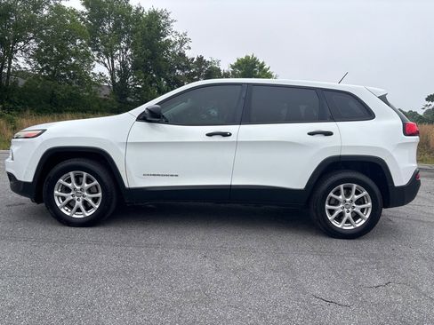 Used 2015 Jeep Cherokee Sport w/ Cold Weather Group AWD/4WD image 2