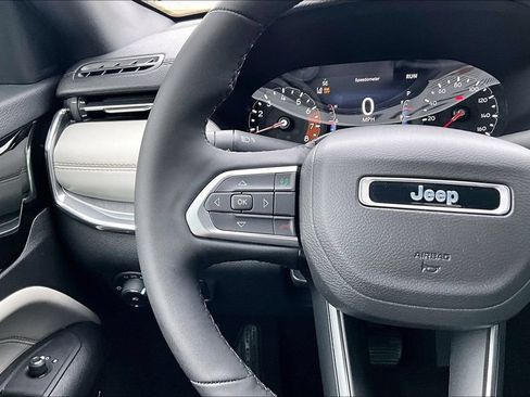 Used 2023 Jeep Compass Limited AWD/4WD image 12