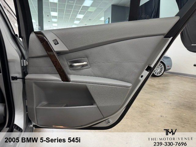 Used 2005 BMW 545i Sedan RWD image 28