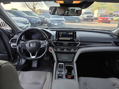 Used 2019 Honda Accord Touring image 17