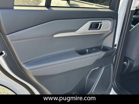 New 2026 Ford Explorer Active RWD image 21