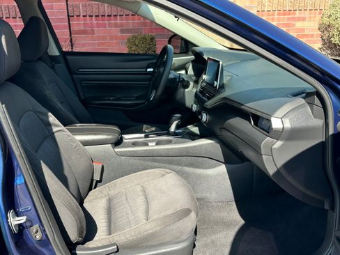 Used 2020 Nissan Altima 2.5 S FWD image 11