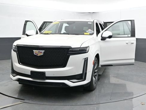 Used 2024 Cadillac Escalade Sport Platinum w/ LPO, Floor Liner Package AWD/4WD image 57
