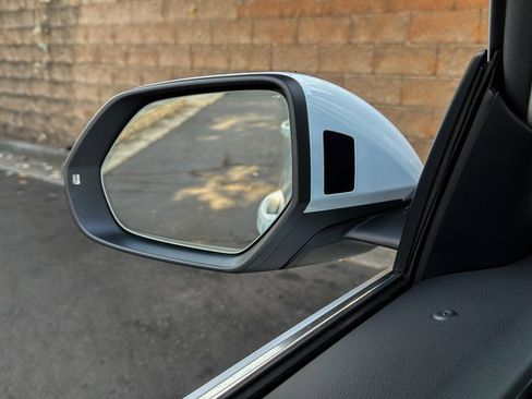 Used 2025 Audi Q8 Premium Plus image 37