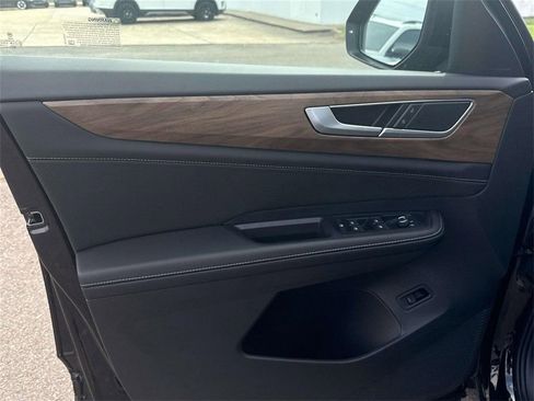 New 2026 Volkswagen Atlas SE image 13