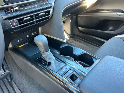 Used 2025 Toyota Camry LE w/ Convenience Package image 21