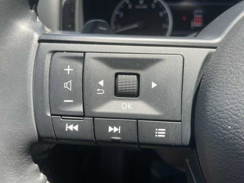 Used 2025 Nissan Pathfinder SV AWD/4WD image 23