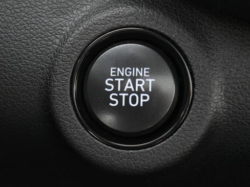 Used 2025 Hyundai Venue SEL FWD image 31