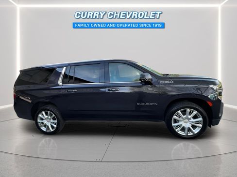 Used 2022 Chevrolet Suburban High Country AWD/4WD image 14