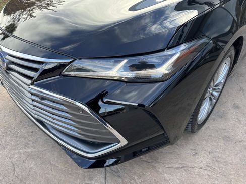 Used 2019 Toyota Avalon Limited image 9