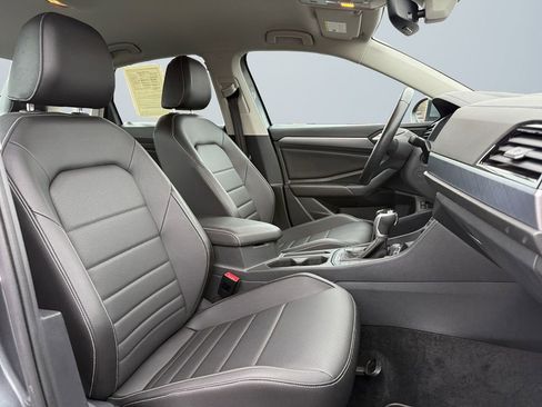 Used 2022 Volkswagen Jetta SE image 15