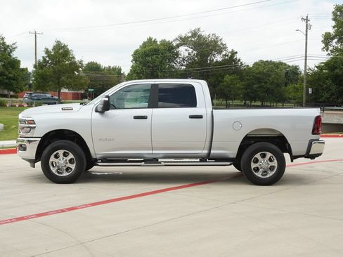 Used 2026 RAM 2500 Big Horn AWD/4WD image 2