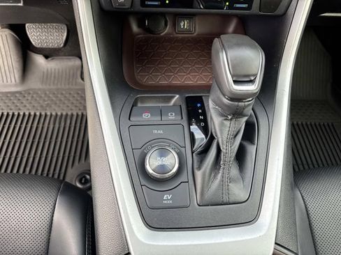 Used 2023 Toyota RAV4 Limited image 30