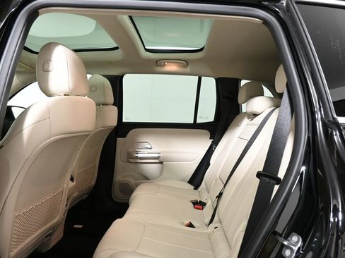 Certified 2023 Mercedes-Benz GLB 250 4MATIC image 32