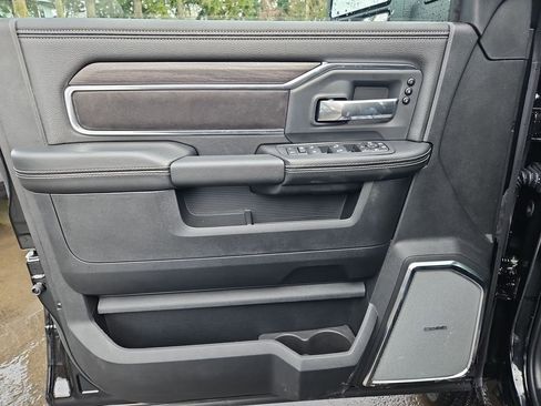 New 2026 RAM 2500 Laramie AWD/4WD image 11