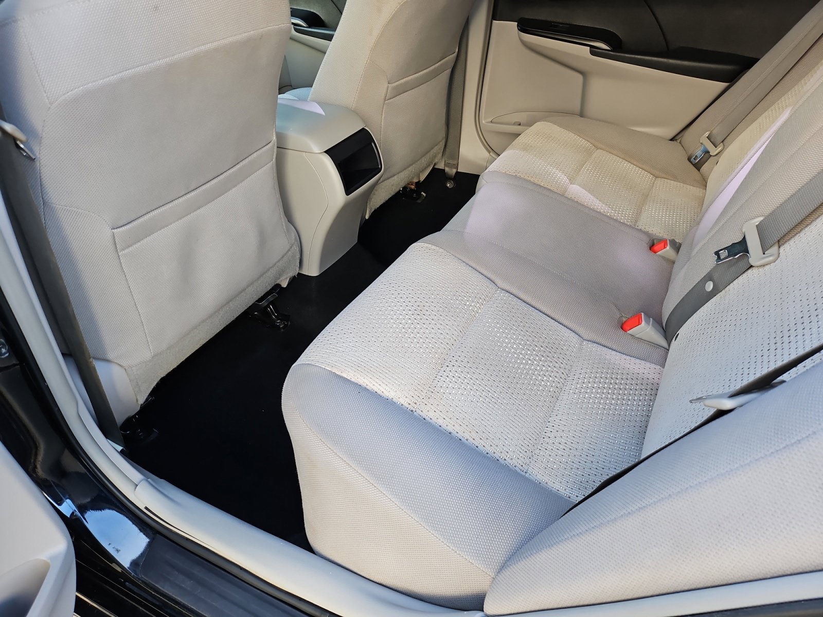 Used 2012 Toyota Camry FWD image 30