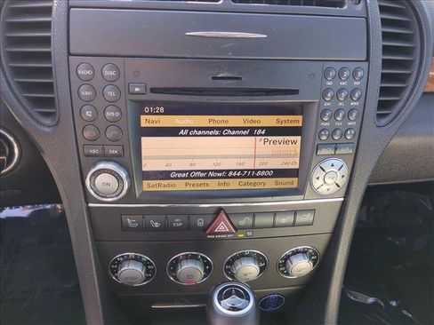 Used 2010 Mercedes-Benz SLK 300 image 13