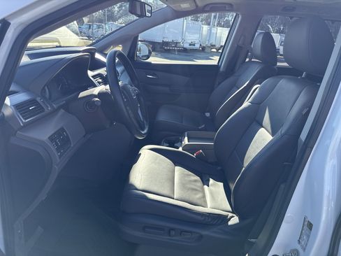 Used 2014 Honda Odyssey Touring Elite image 16