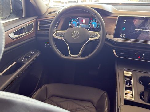 New 2026 Volkswagen Atlas SE image 30