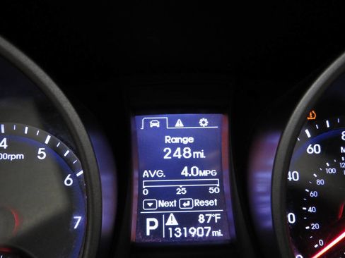 Used 2015 Hyundai Santa Fe Sport w/ Option Group 02 FWD image 16