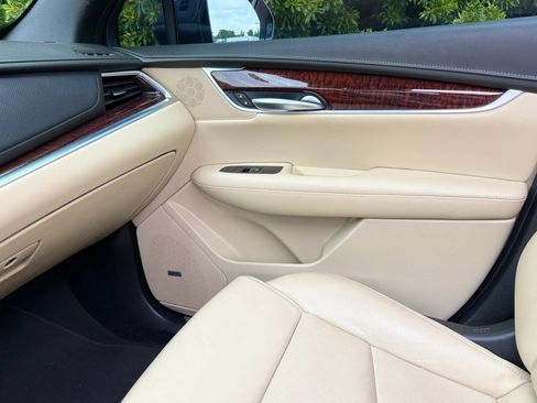 Used 2018 Cadillac XT5 Premium Luxury AWD/4WD image 35