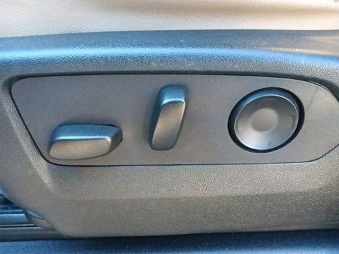 Used 2024 Chevrolet Suburban Premier image 16