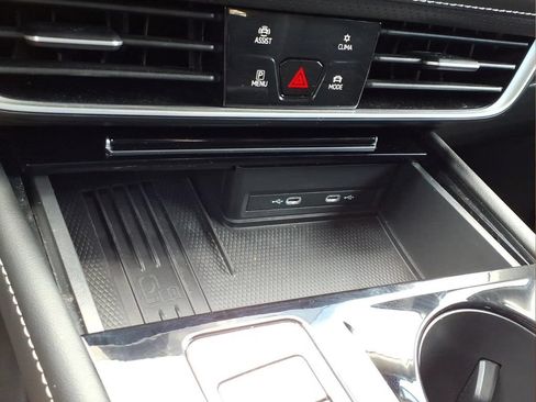 Used 2025 Volkswagen Atlas SE FWD image 8