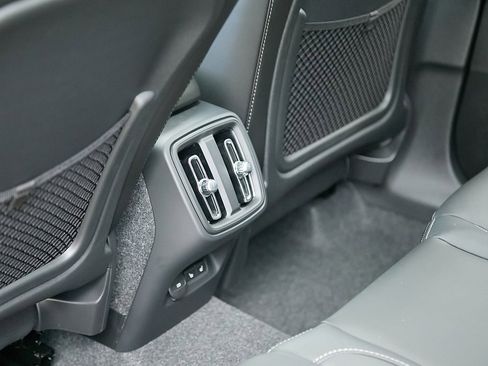 New 2025 Volvo XC40 B5 Plus w/ Protection Package Premier image 20