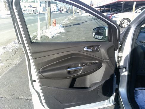 Used 2018 Ford Escape SEL image 15