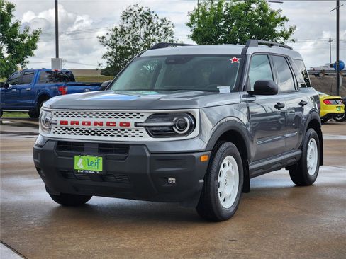 New 2025 Ford Bronco Sport Heritage w/ Convenience Package AWD/4WD image 2