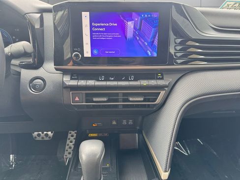 Certified 2025 Toyota Camry SE FWD image 18
