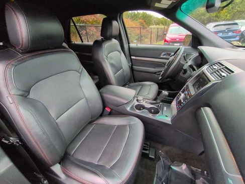 Used 2016 Ford Explorer Sport image 22