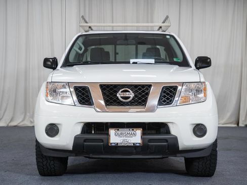 Used 2021 Nissan Frontier SV RWD image 2