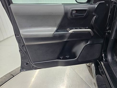 Used 2021 Toyota Tacoma SR5 w/ Technology Package image 29