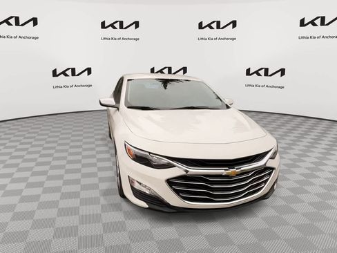 Used 2023 Chevrolet Malibu LT FWD image 2