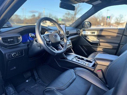 Used 2023 Ford Explorer ST w/ Technology Package image 15