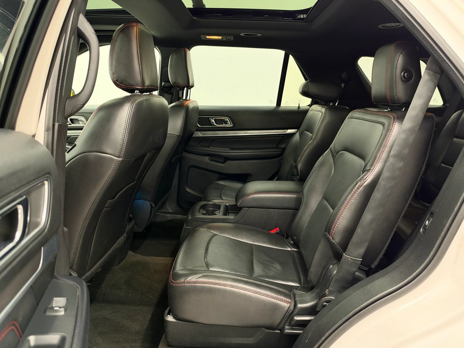 Used 2018 Ford Explorer Sport w/ Equipment Group 401A AWD/4WD image 19