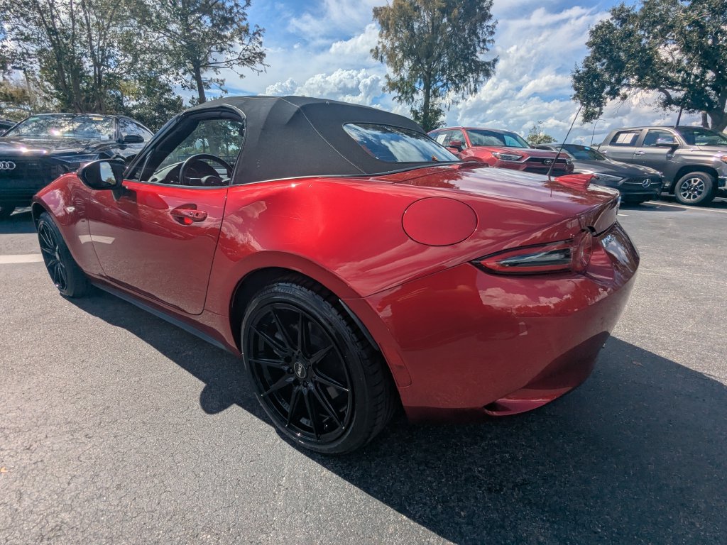 Used 2024 MAZDA MX-5 Miata Grand Touring RWD image 15